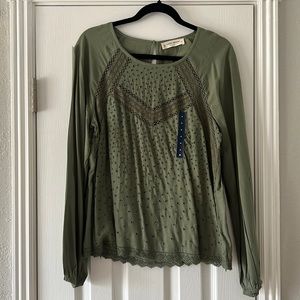New with tags. Green Lucky Brand blouse. Size medium.